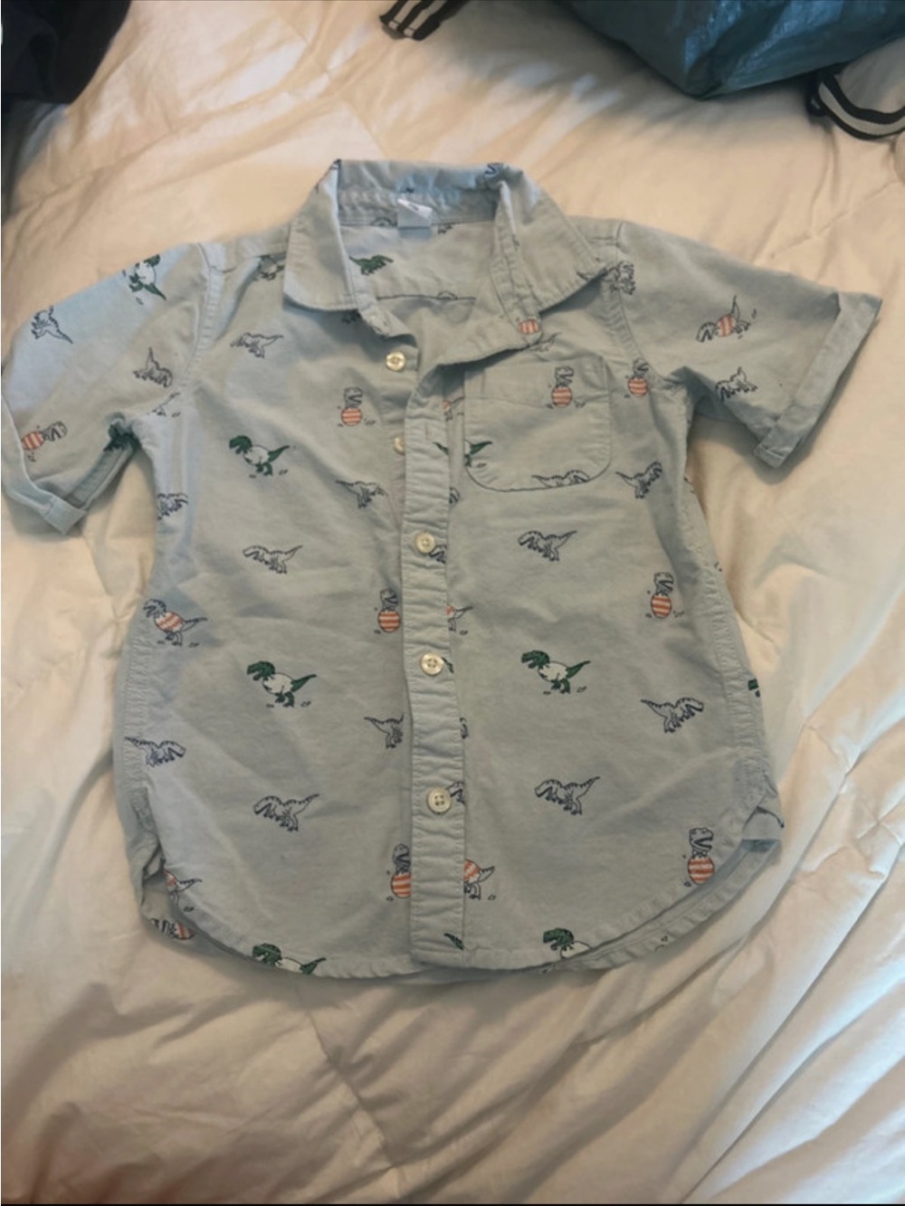 GAP Light Blue Short Sleeve Dino Print Button-Front Shirt Boys size 5